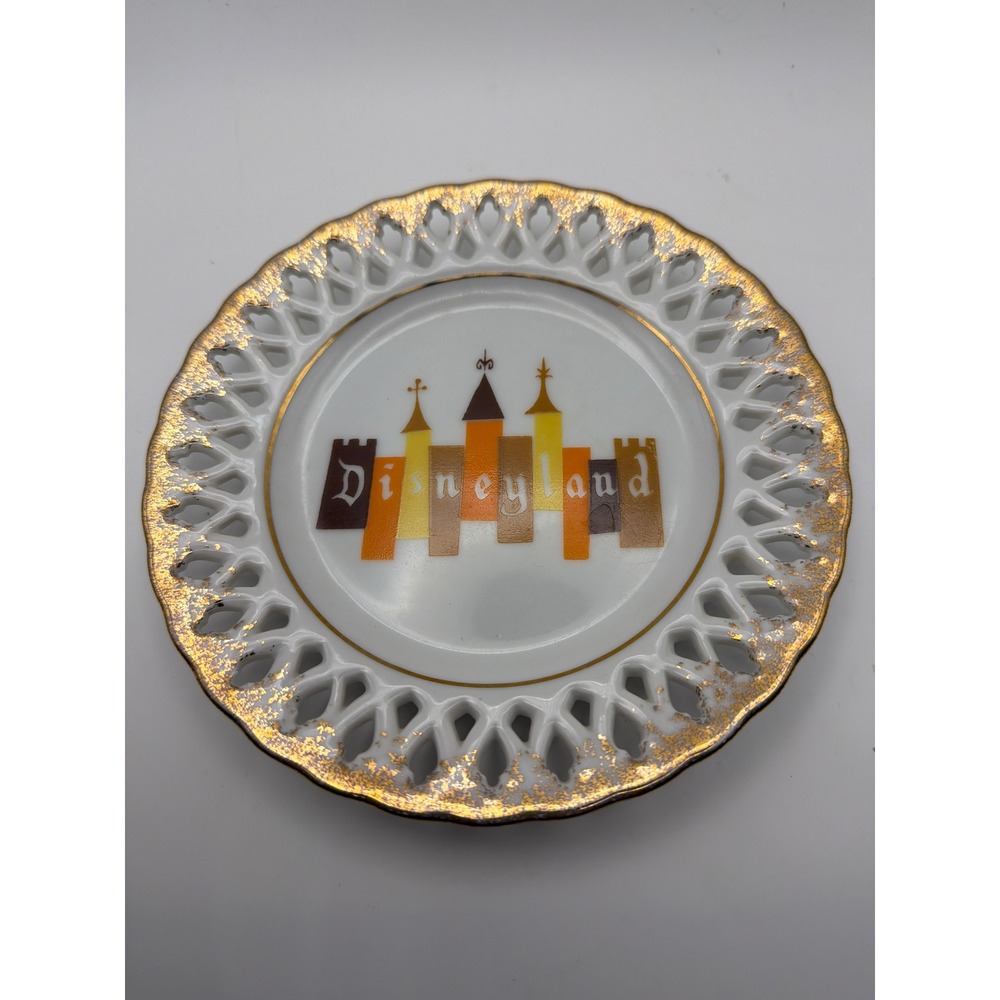 Vintage Disneyland Souvenir Plate MCM Castle Reticulated Gold Rim 6.25 Inch